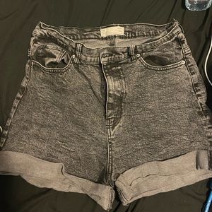 ardene’s high rise mom shorts colour - gray-black  size- 13